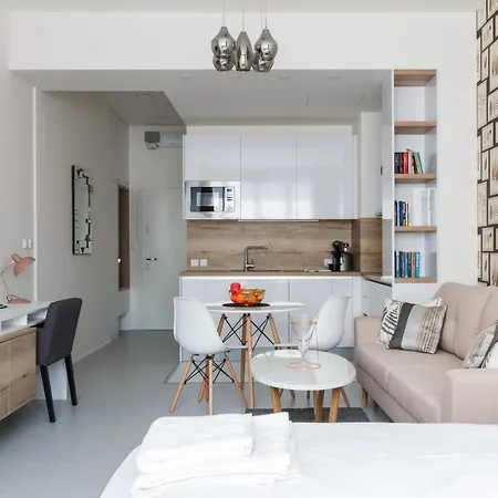 Designer Studio In New Town By Days Lägenhet